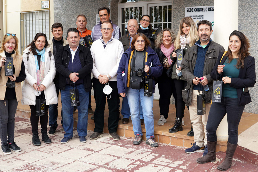 Foto de familia sede Consejo Regulador